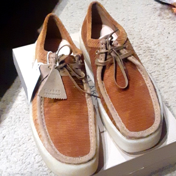 Clarks Other - Brand spanking new wallaby cups